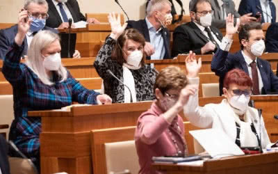 Senátorka Horská hlasovala pro zamítnutí krizového zákona