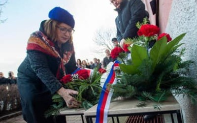 Odhalení pamětní desky na budově Obchodní akademie Pardubice